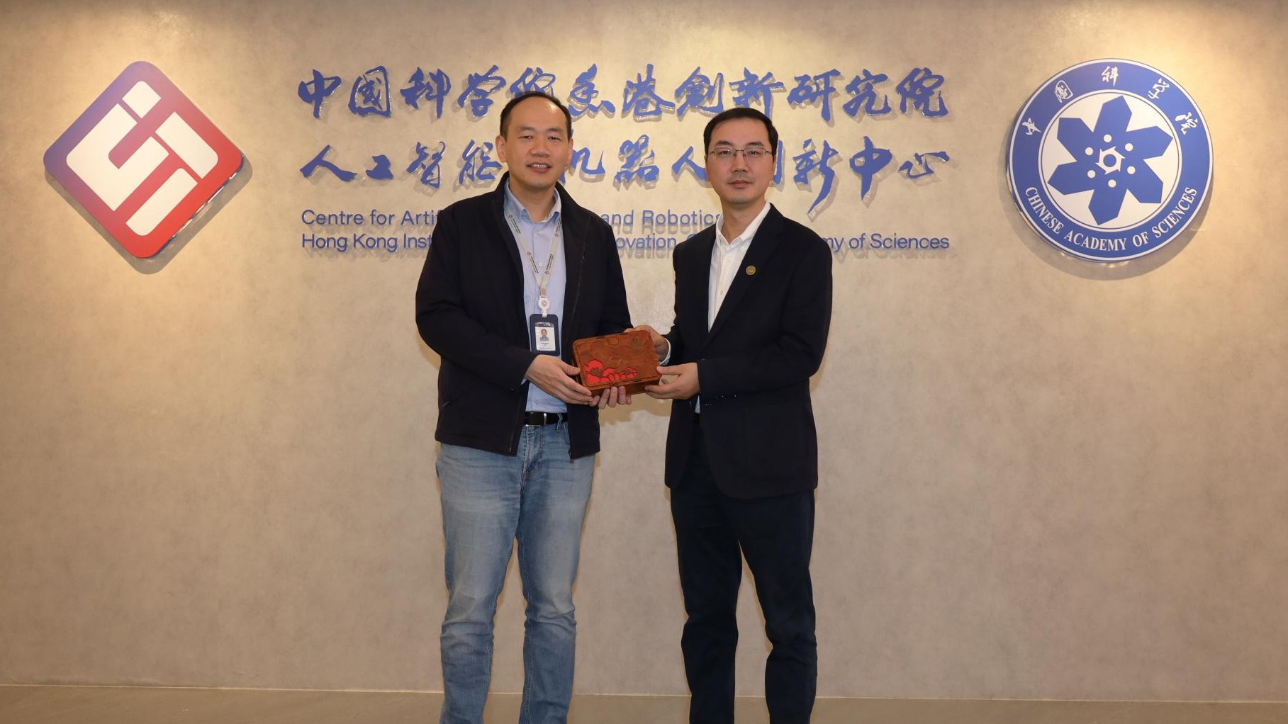 中山大学副校长郑跃一行来访中国科学院香港创新院AI中心