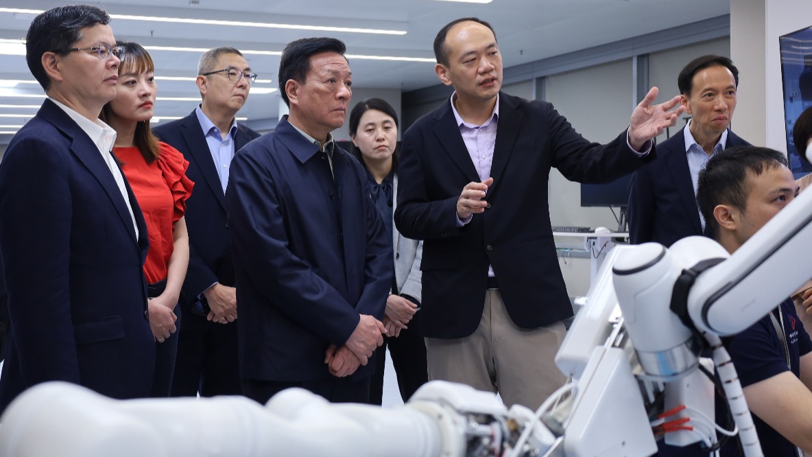 全国政协委员、上海市政协主席胡文容率团到访CAIR