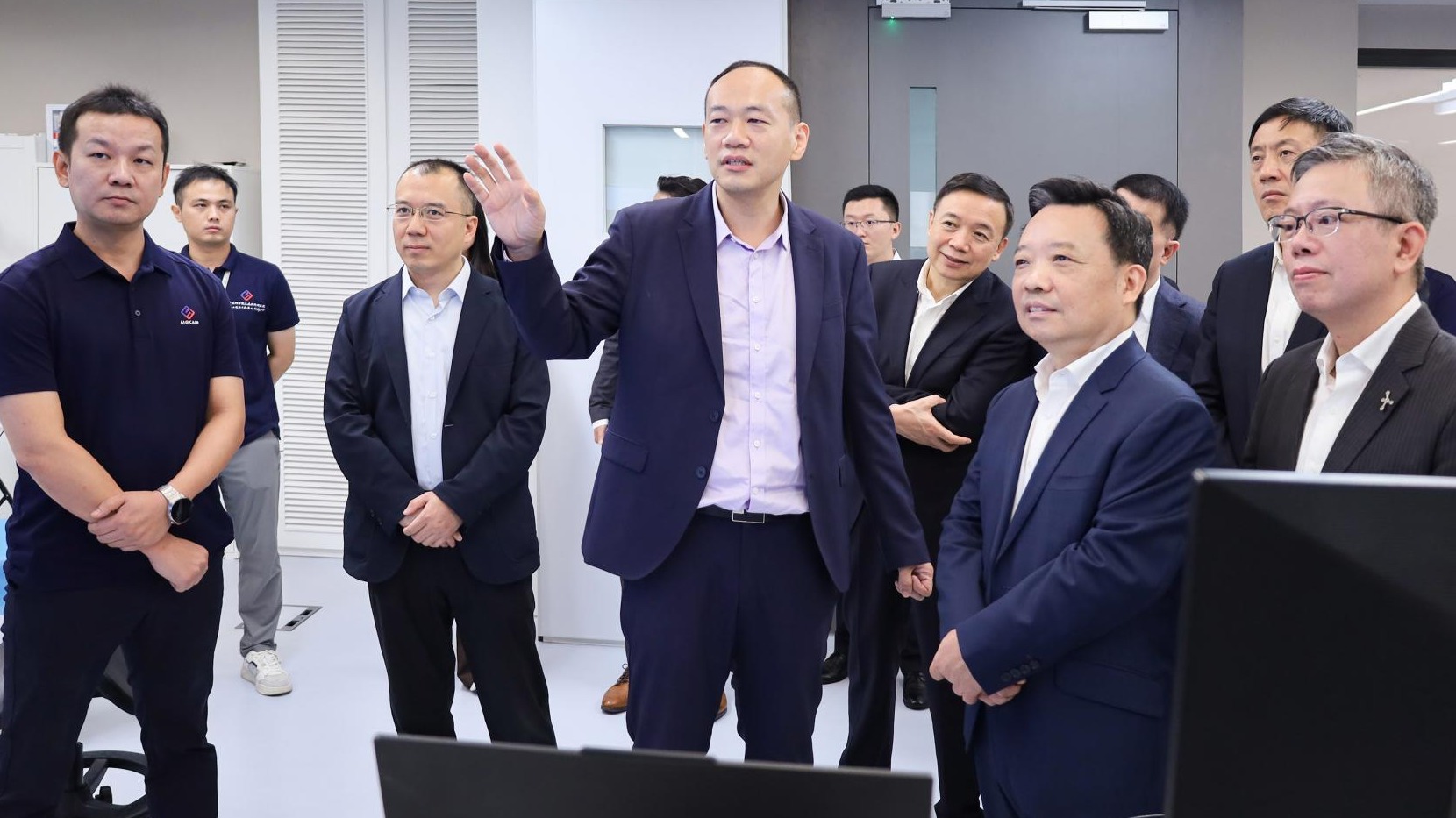 深圳市委书记靳磊一行到访 CAIR，深入调研港深科创协同生态